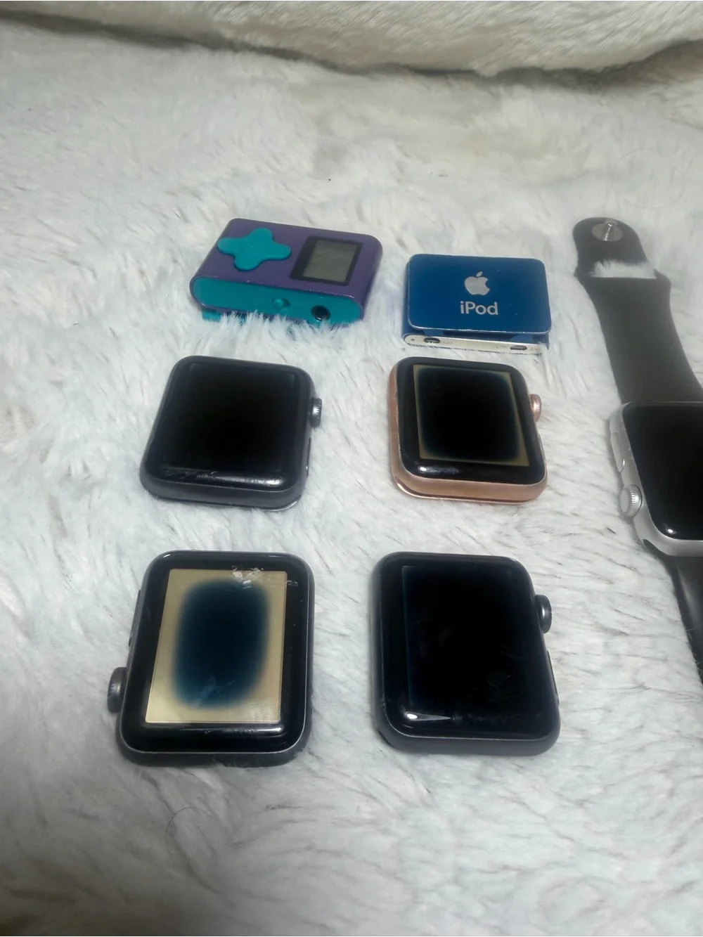 Lot 6 apple devices for parts or repairs please read